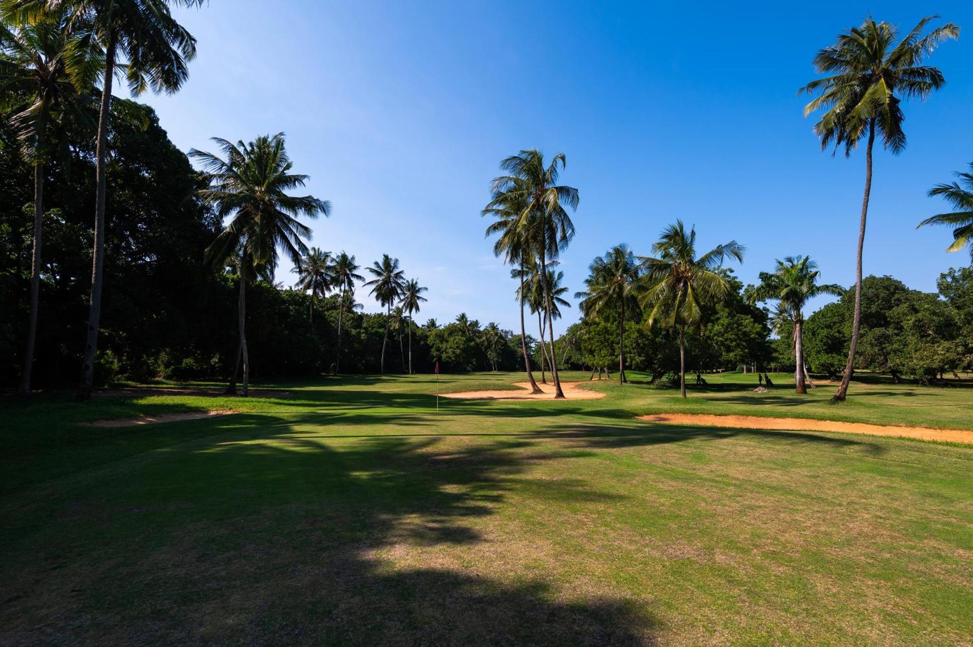 Diamonds Leisure Beach & Golf Resort Diani Beach Eksteriør bilde Royal Colombo Golf Club