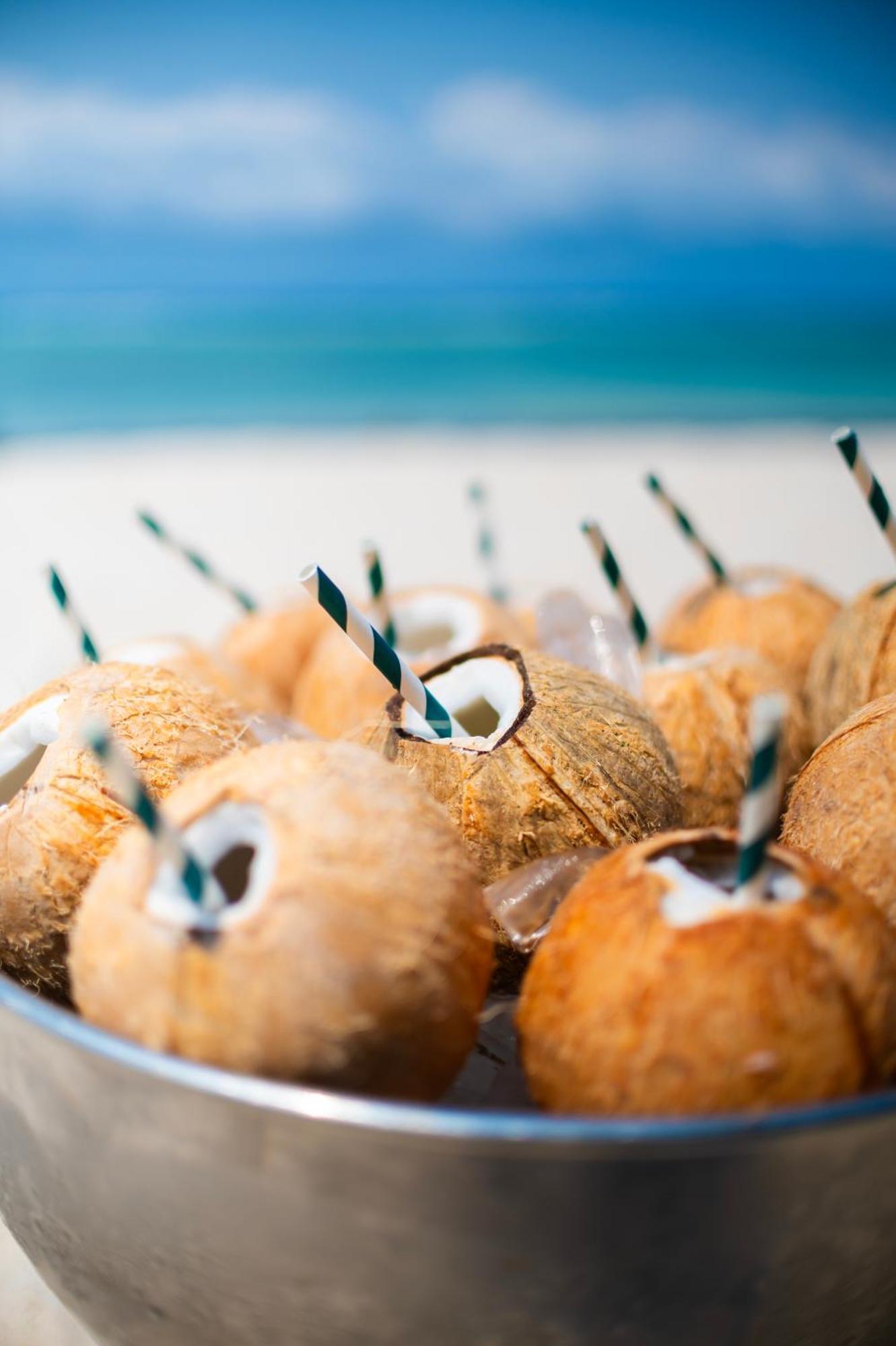 Diamonds Leisure Beach & Golf Resort Diani Beach Eksteriør bilde Coconut water