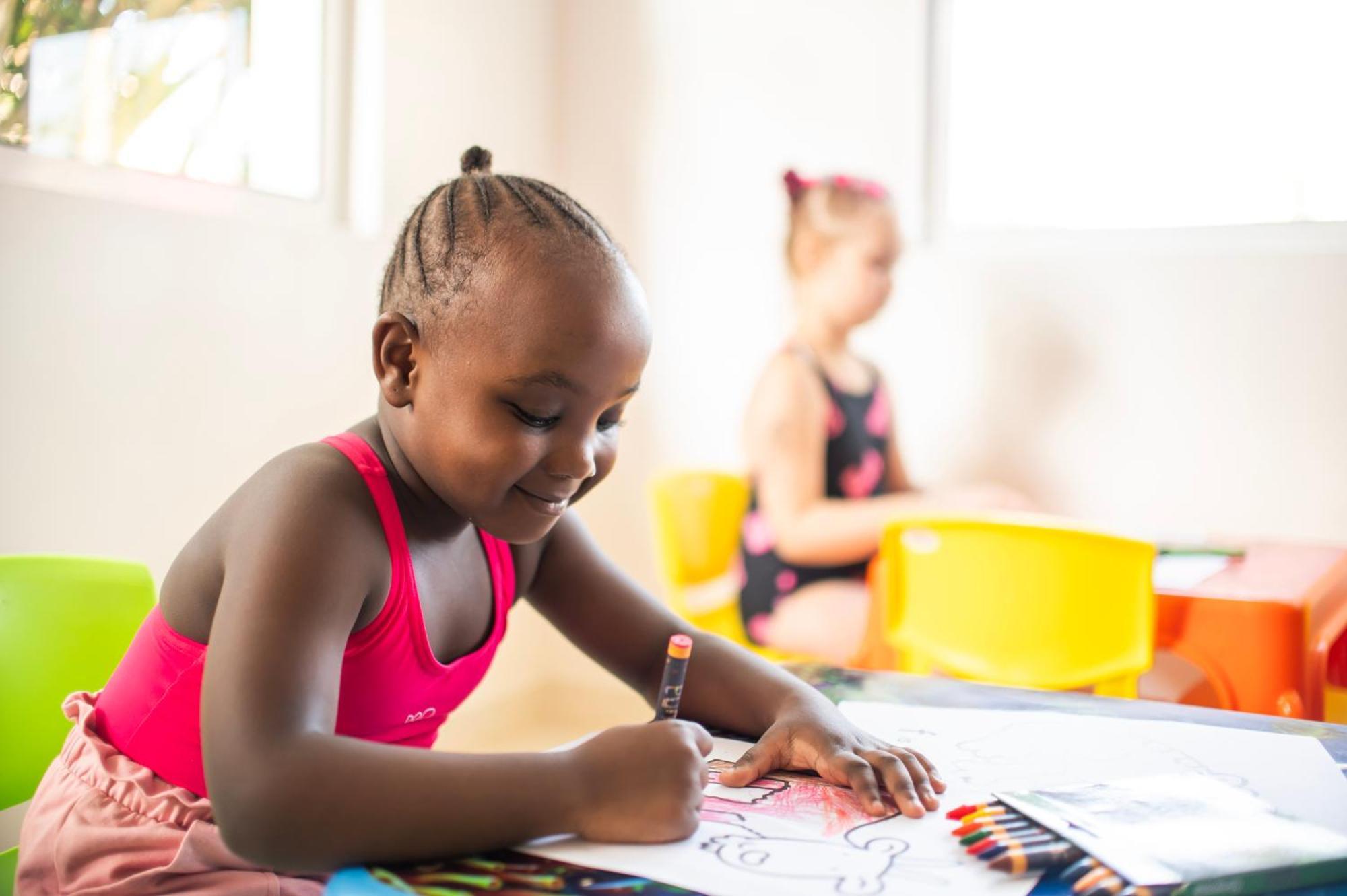 Diamonds Leisure Beach & Golf Resort Diani Beach Eksteriør bilde Child colouring