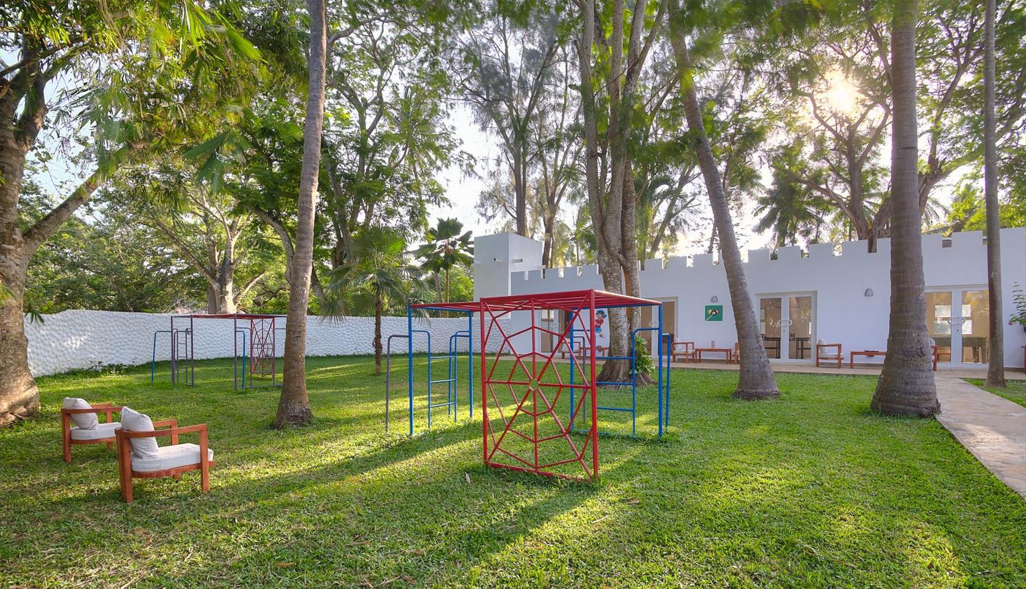 Diamonds Leisure Beach & Golf Resort Diani Beach Eksteriør bilde Playground
