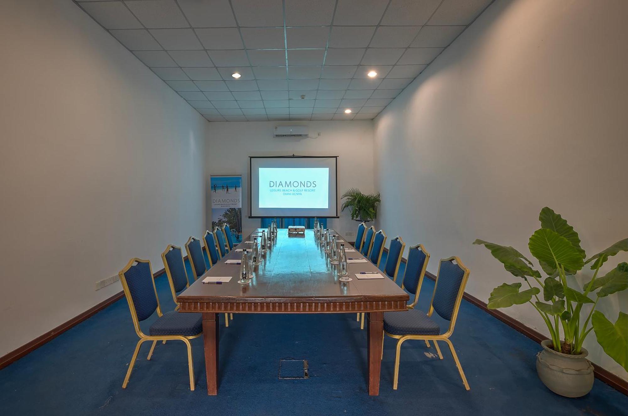 Diamonds Leisure Beach & Golf Resort Diani Beach Eksteriør bilde Meeting room